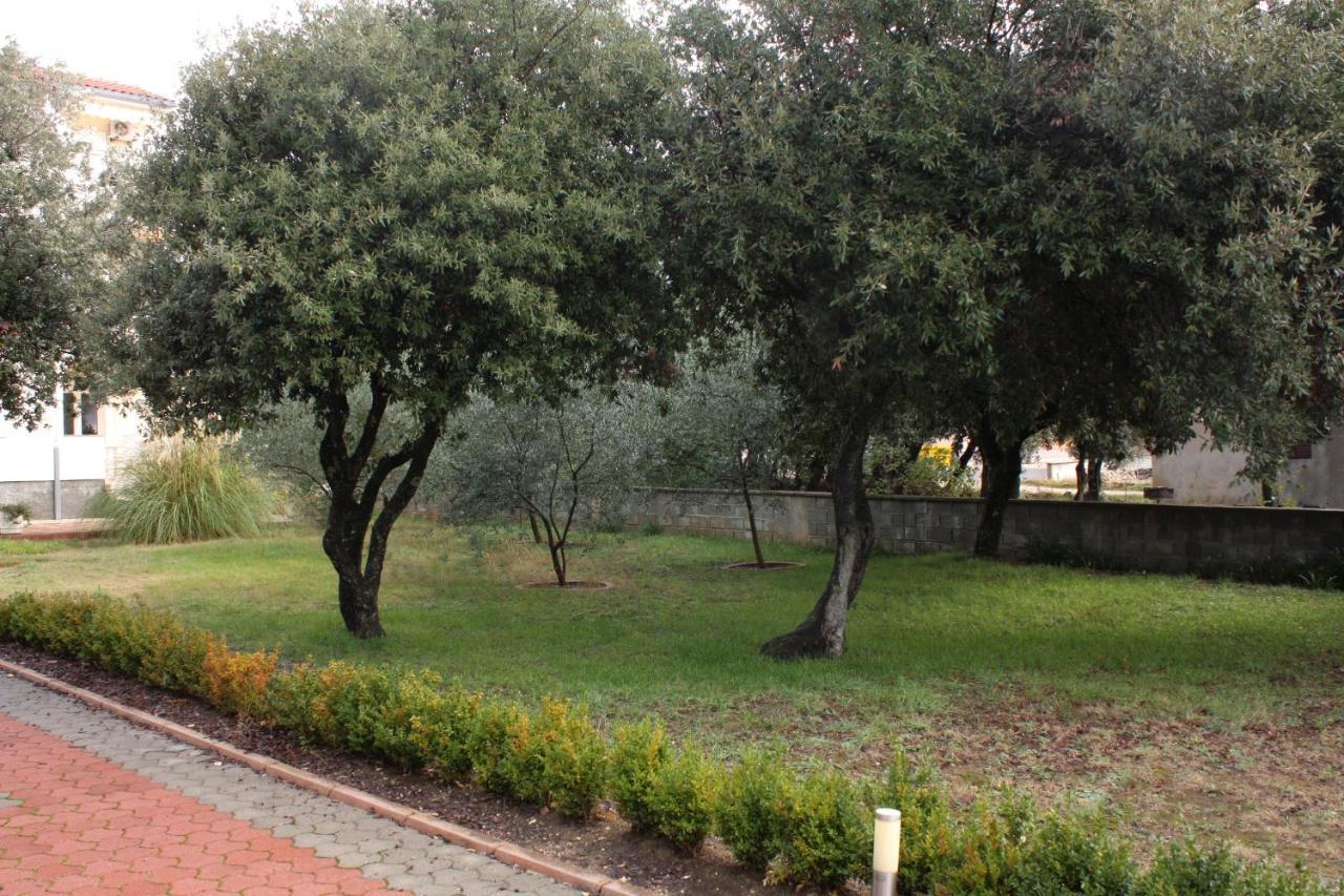 Apartments By The Sea Vrsi - Mulo, Zadar - 5951 外观 照片