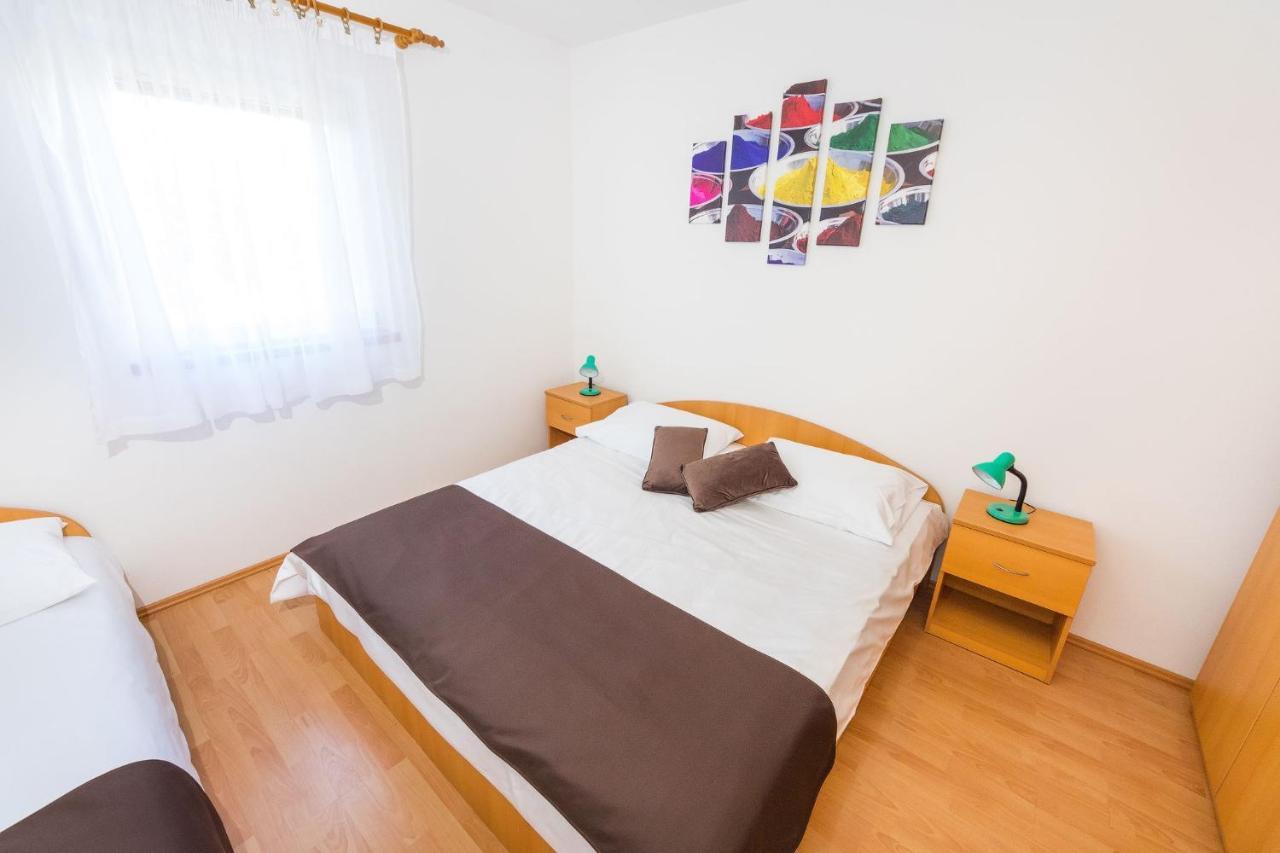 Apartments By The Sea Vrsi - Mulo, Zadar - 5951 外观 照片